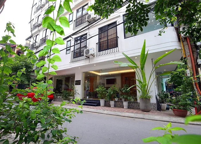Lavender Building Hanoi Near West Lake - Serviced